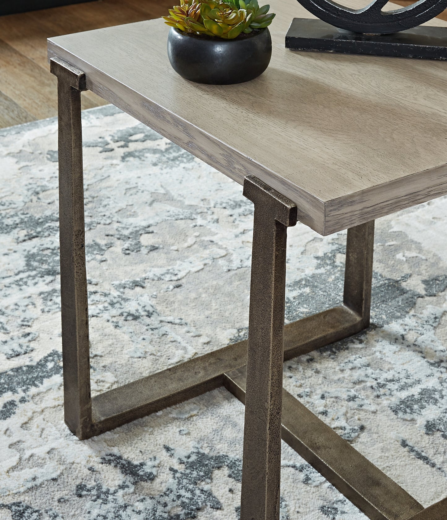 Dalenville Coffee Table with 2 End Tables